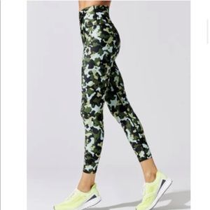 Carbon 38 “Refreshing Camo” High Rise Legging  XS